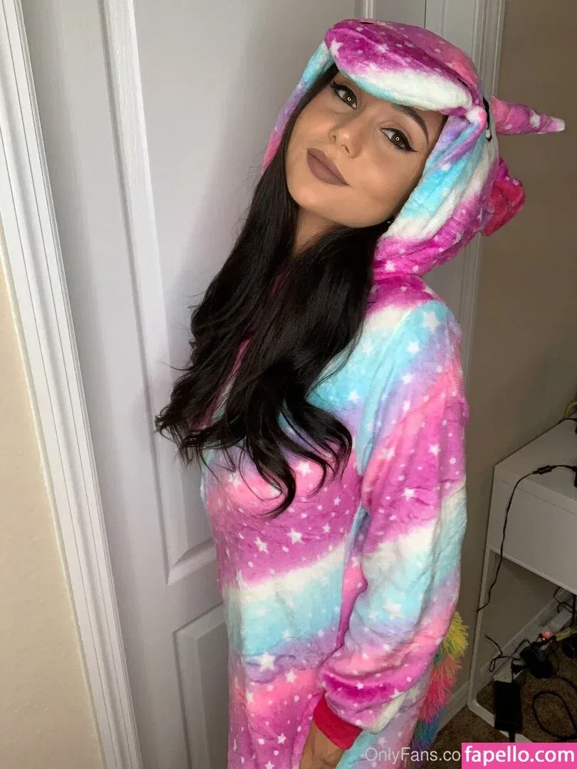 arianamarie Onlyfans Photo Gallery 