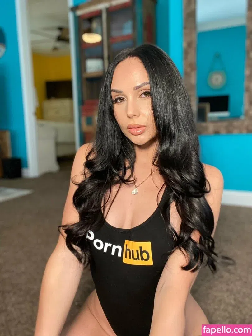 arianamarie Onlyfans Photo Gallery 