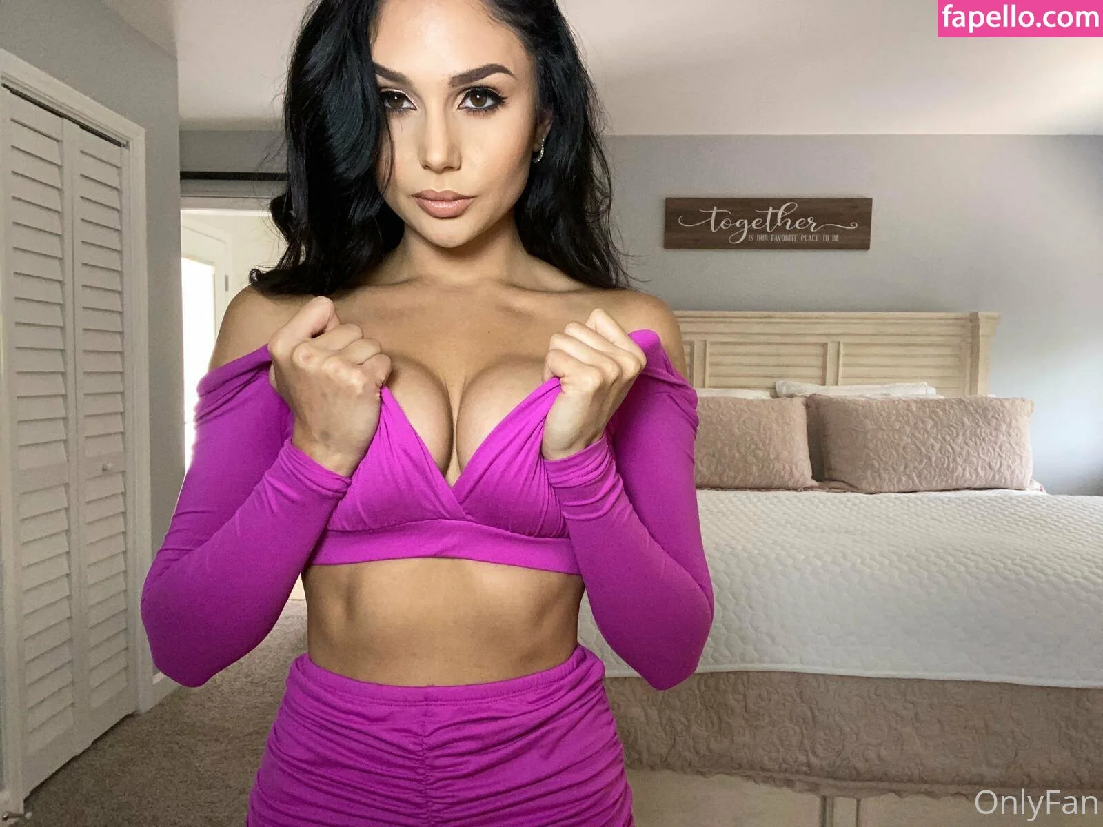 arianamarie Onlyfans Photo Gallery 