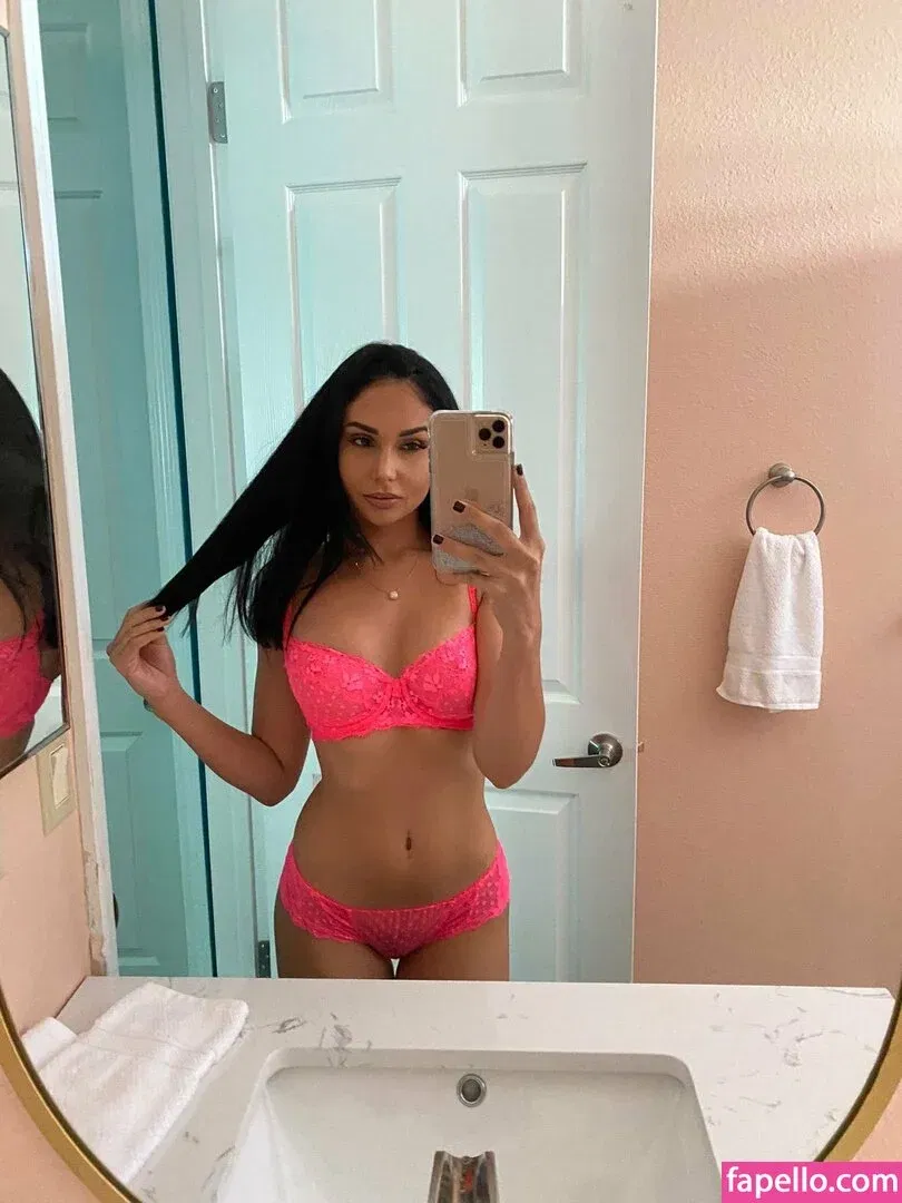 arianamarie Onlyfans Photo Gallery 