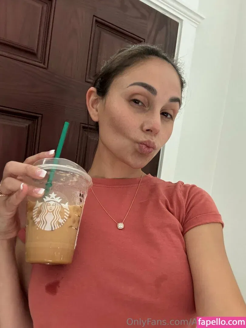 arianamarie Onlyfans Photo Gallery 