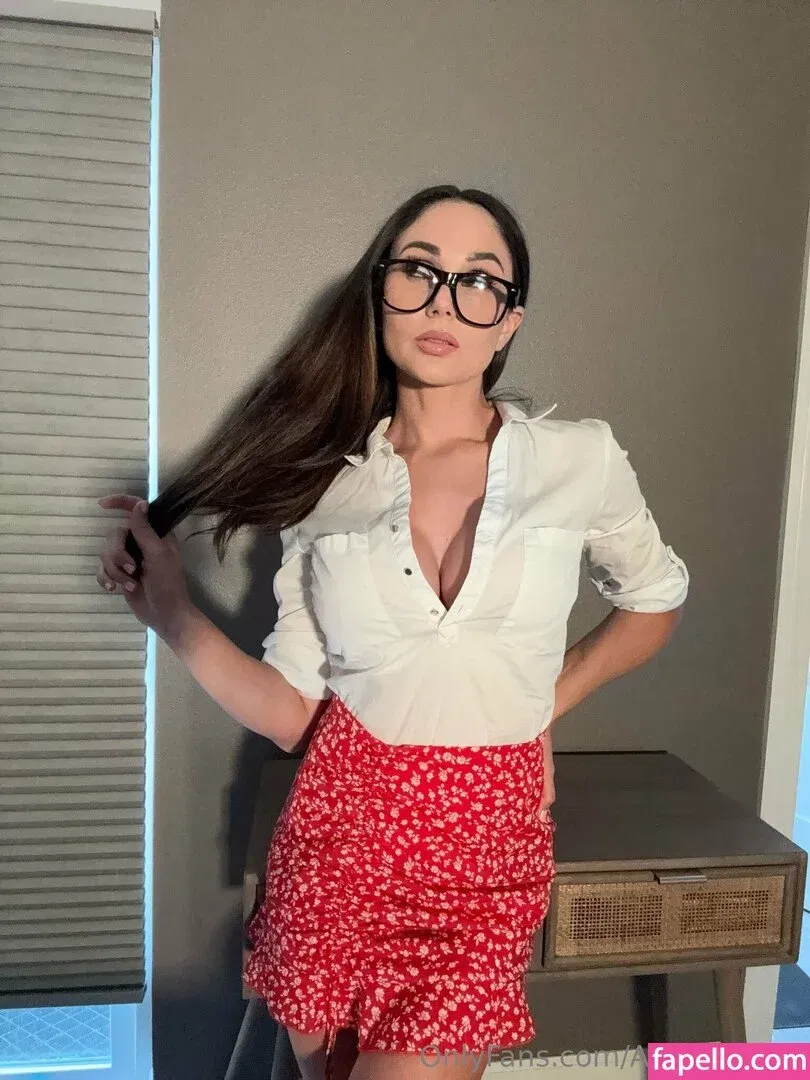 arianamarie Onlyfans Photo Gallery 