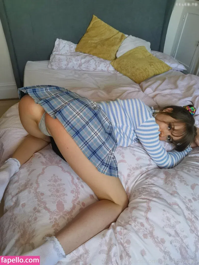 YourLittleMaya Onlyfans Photo Gallery 