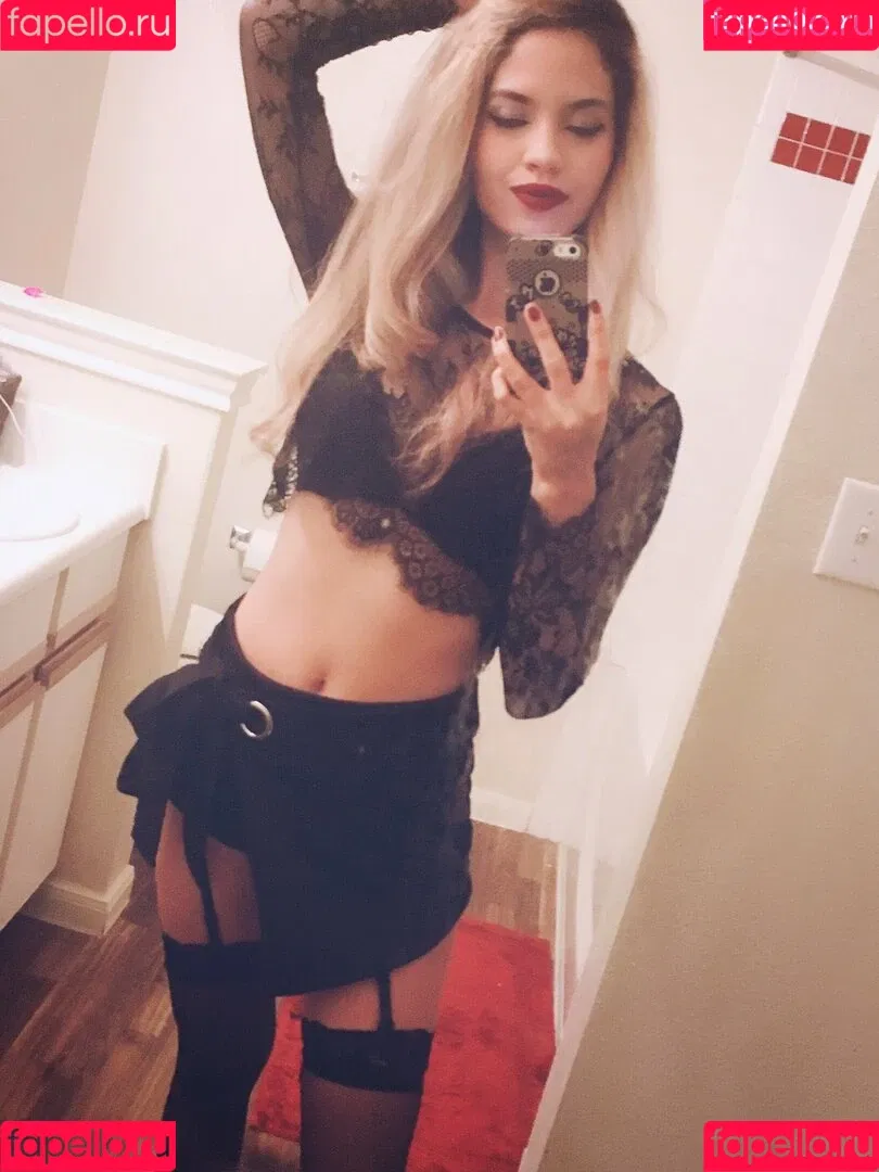 Trickywi Onlyfans Photo Gallery 