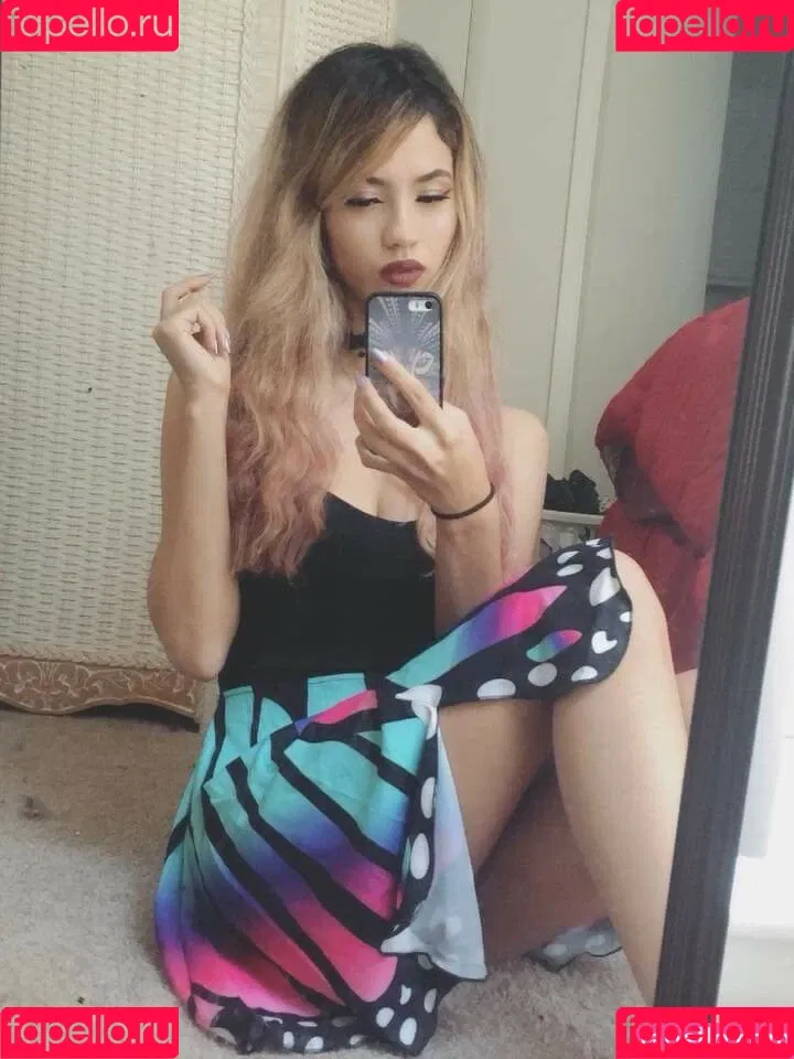 Trickywi Onlyfans Photo Gallery 