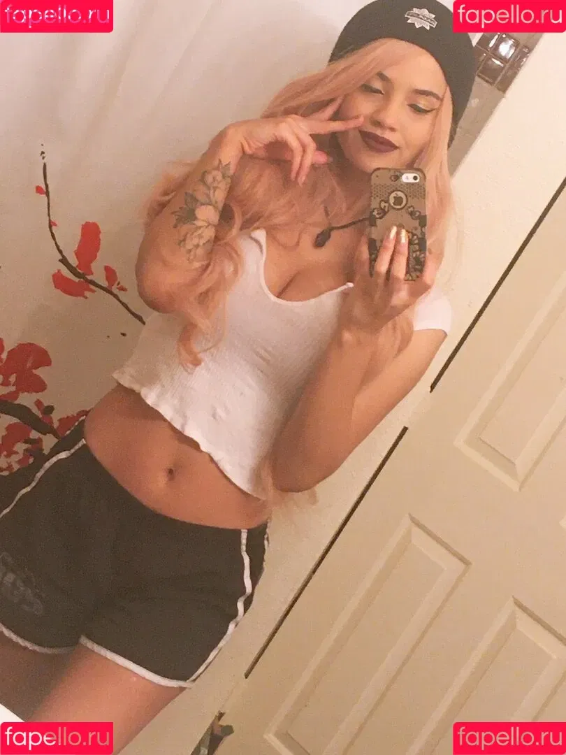 Trickywi Onlyfans Photo Gallery 