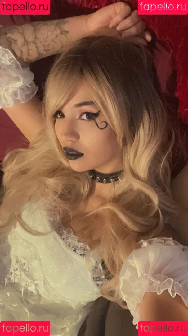 Trickywi Onlyfans Photo Gallery 