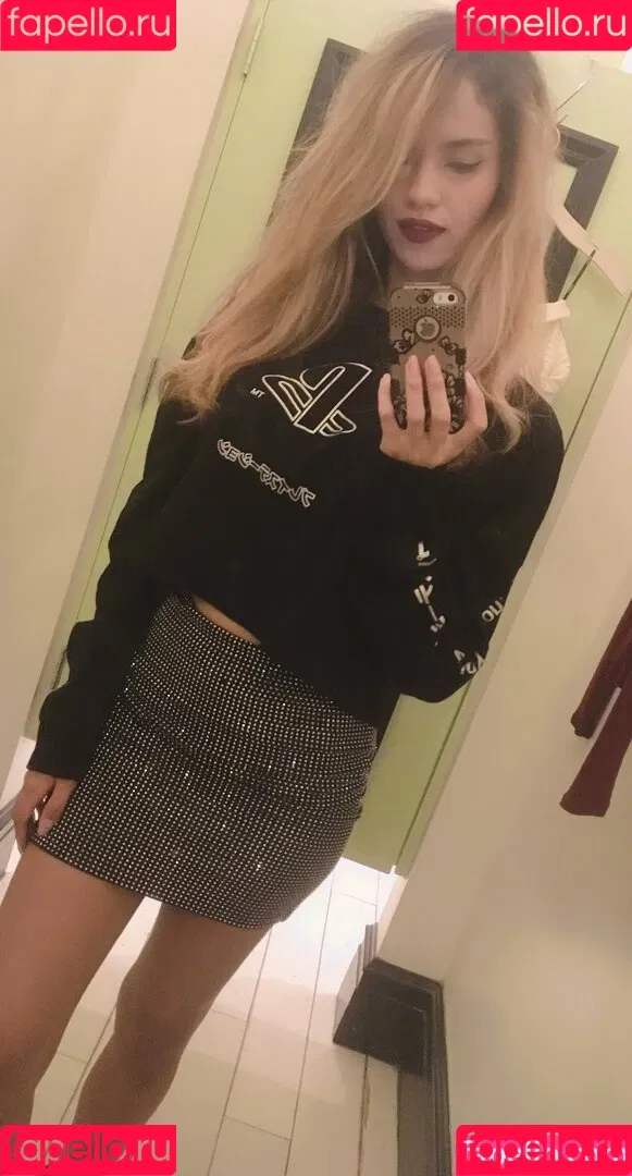 Trickywi Onlyfans Photo Gallery 