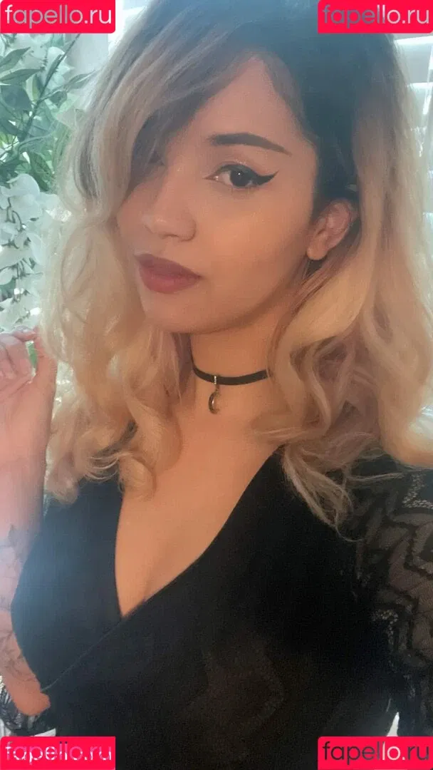 Trickywi Onlyfans Photo Gallery 