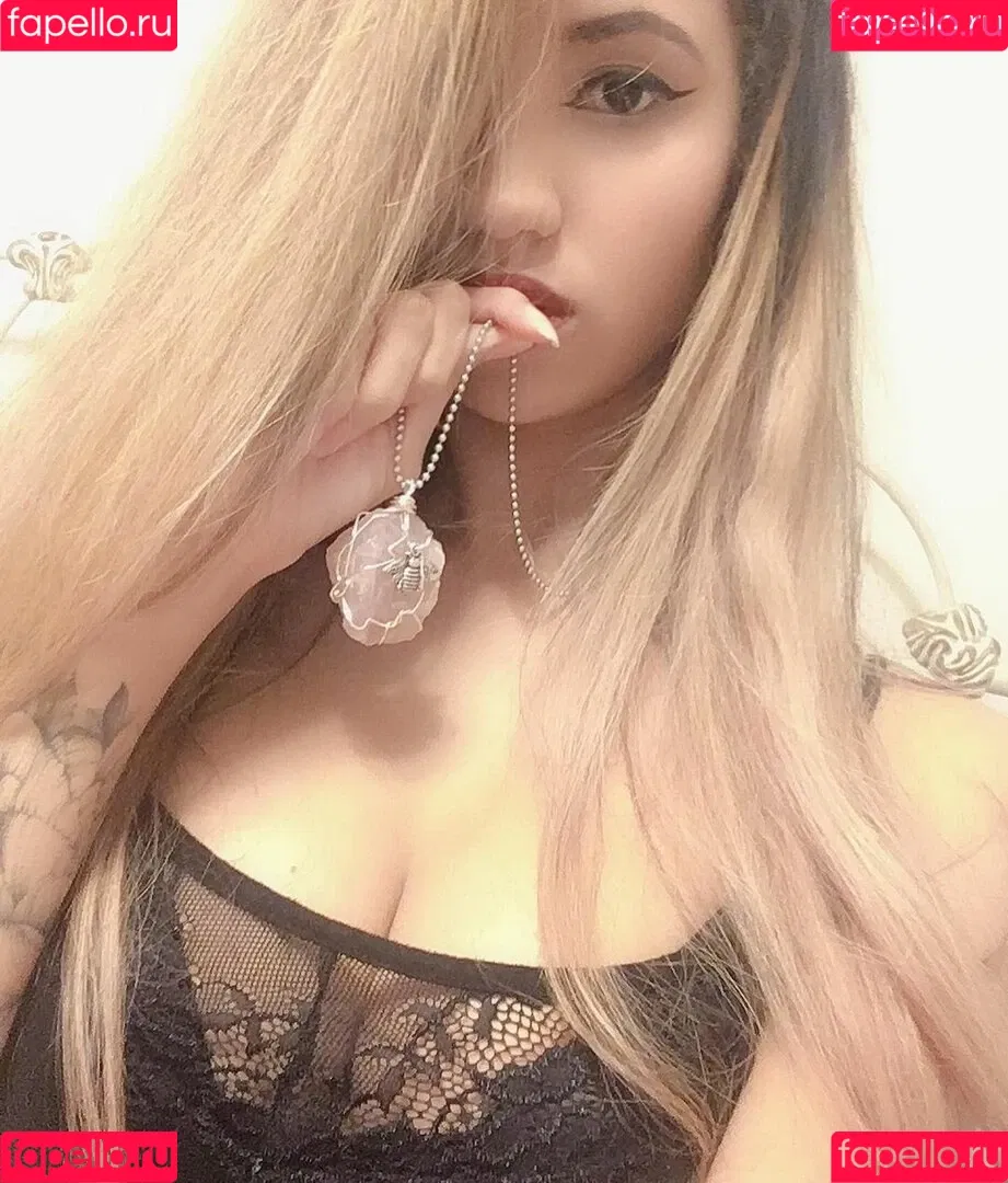 Trickywi Onlyfans Photo Gallery 