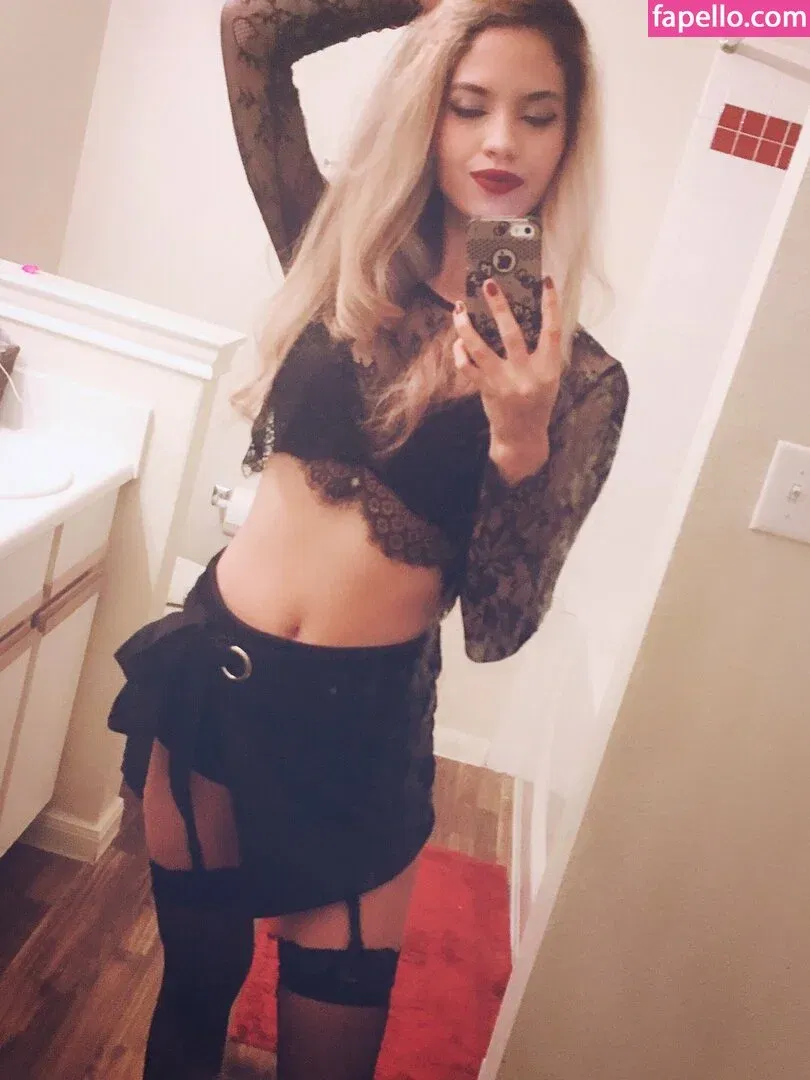 Trickywi Onlyfans Photo Gallery 