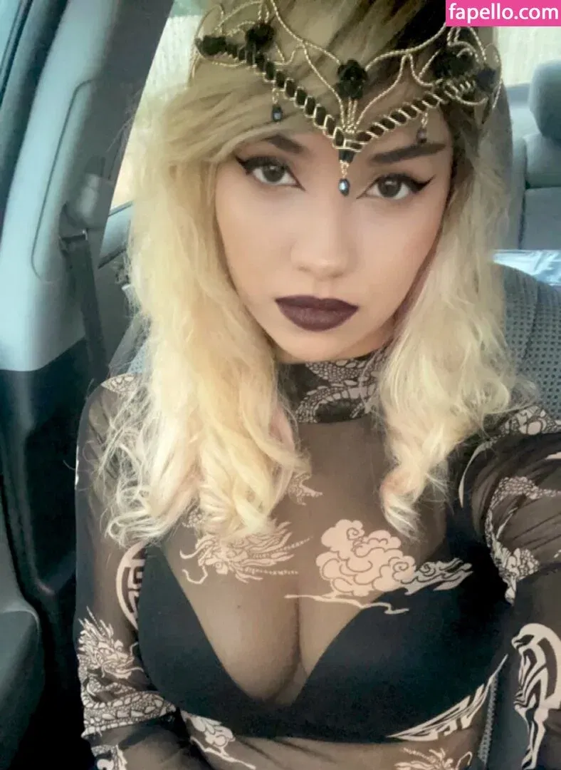 Trickywi Onlyfans Photo Gallery 