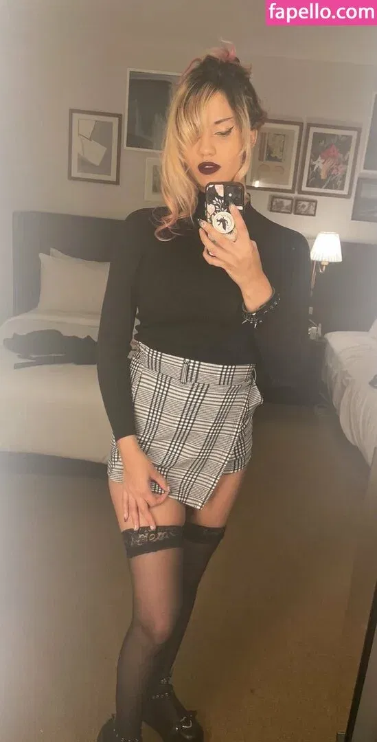 Trickywi Onlyfans Photo Gallery 