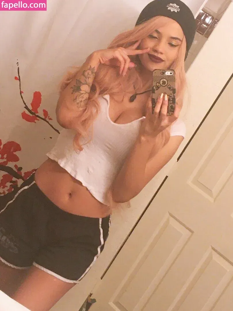 Trickywi Onlyfans Photo Gallery 