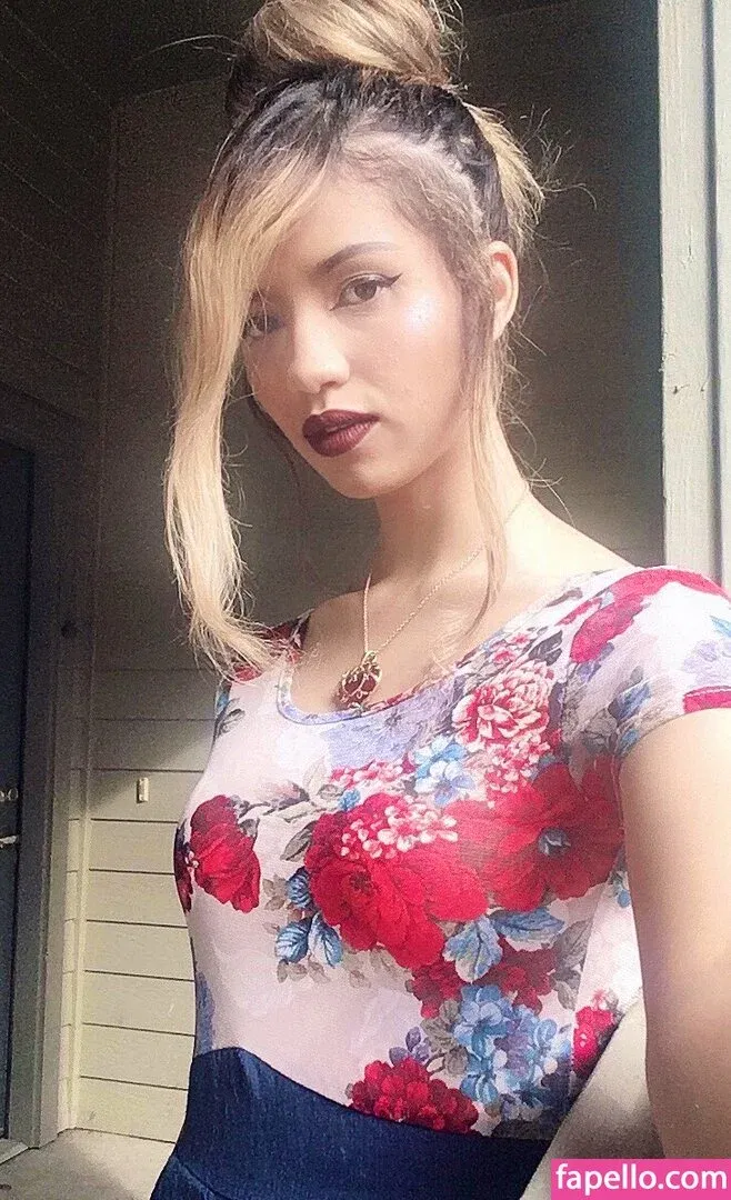 Trickywi Onlyfans Photo Gallery 