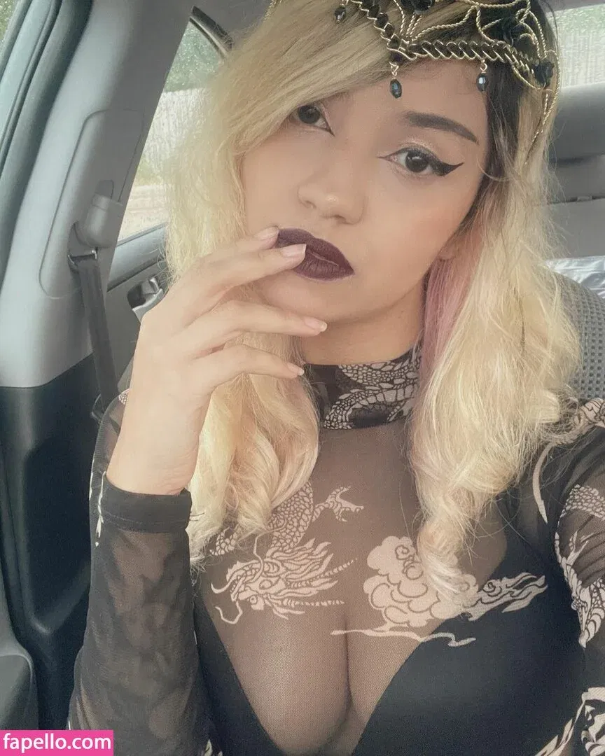 Trickywi Onlyfans Photo Gallery 