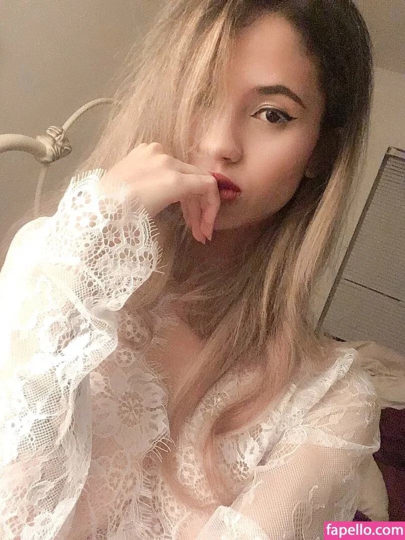 Trickywi Onlyfans Photo Gallery 