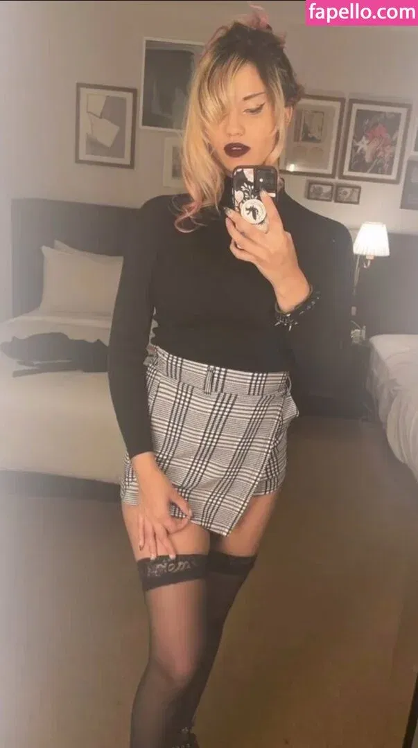 Trickywi Onlyfans Photo Gallery 