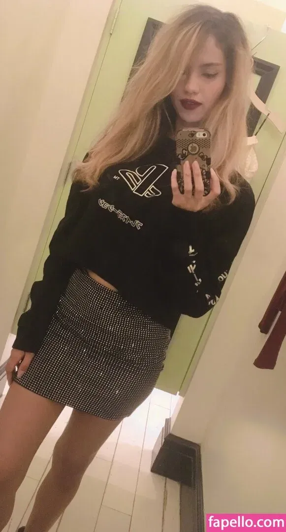 Trickywi Onlyfans Photo Gallery 