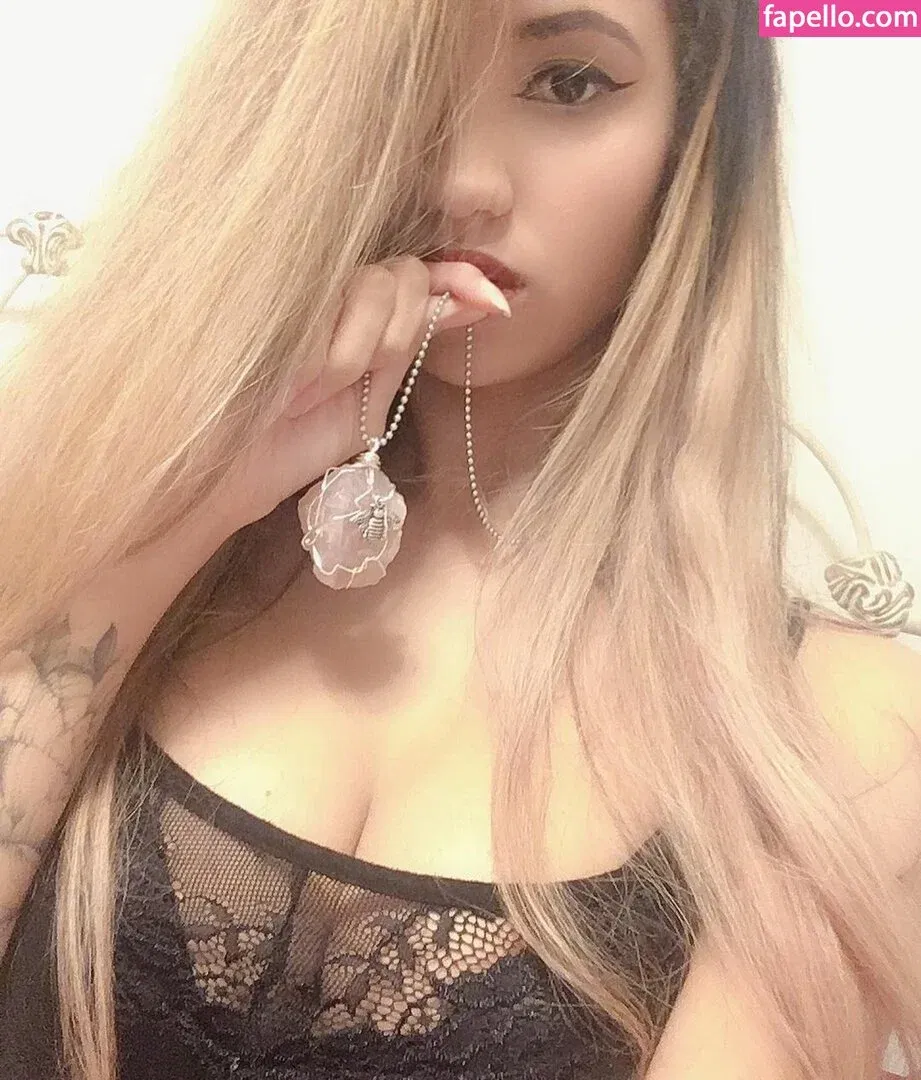 Trickywi Onlyfans Photo Gallery 