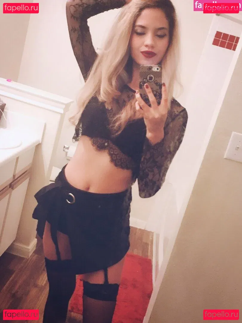 Trickywi Onlyfans Photo Gallery 