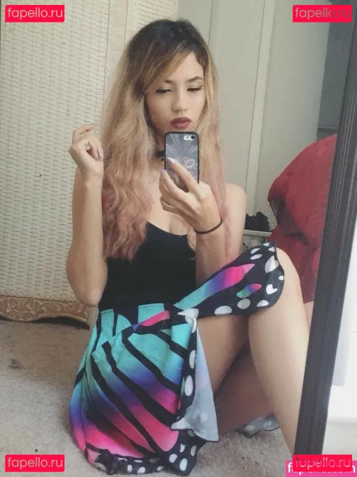 Trickywi Onlyfans Photo Gallery 