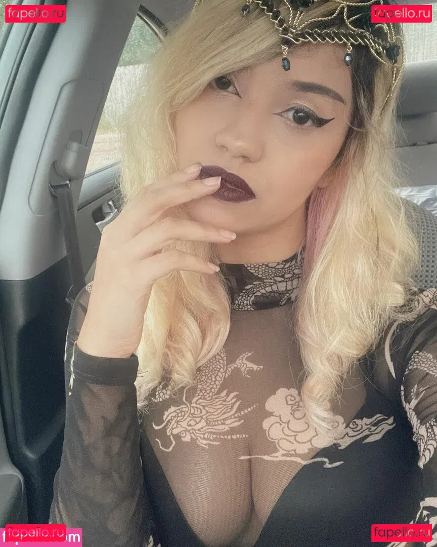 Trickywi Onlyfans Photo Gallery 