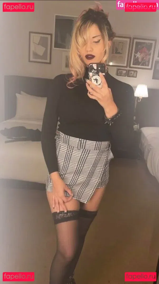 Trickywi Onlyfans Photo Gallery 