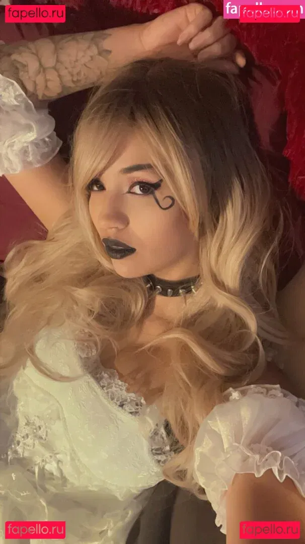 Trickywi Onlyfans Photo Gallery 