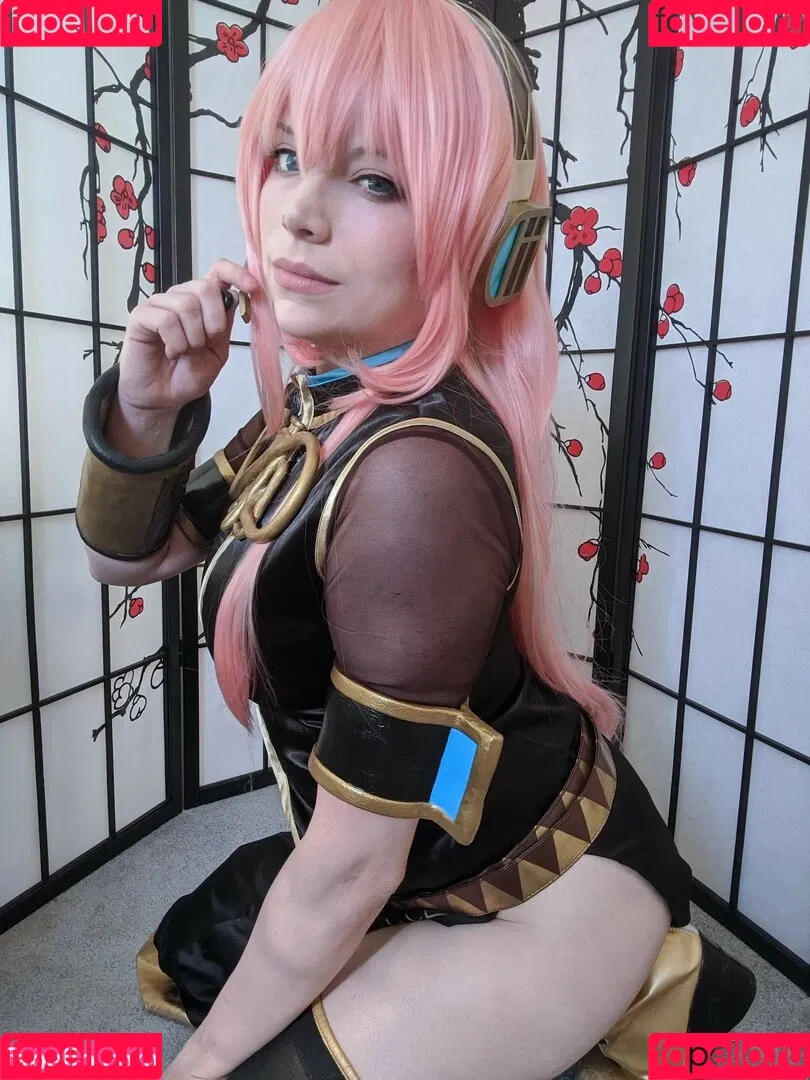 Dera Megurine Onlyfans Photo Gallery 