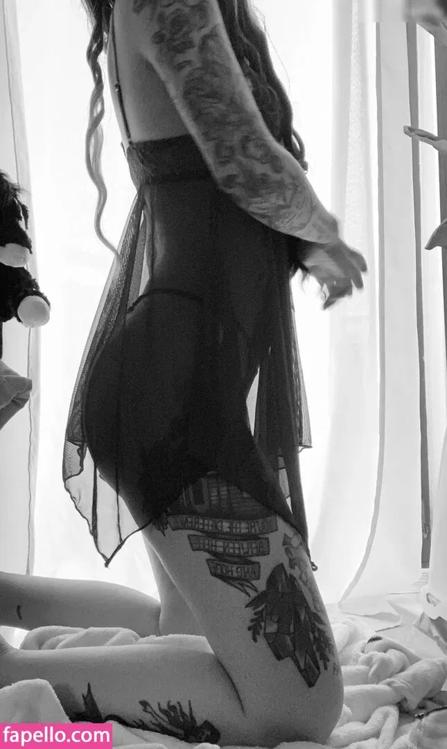 hernamewasloneliness Onlyfans Photo Gallery 