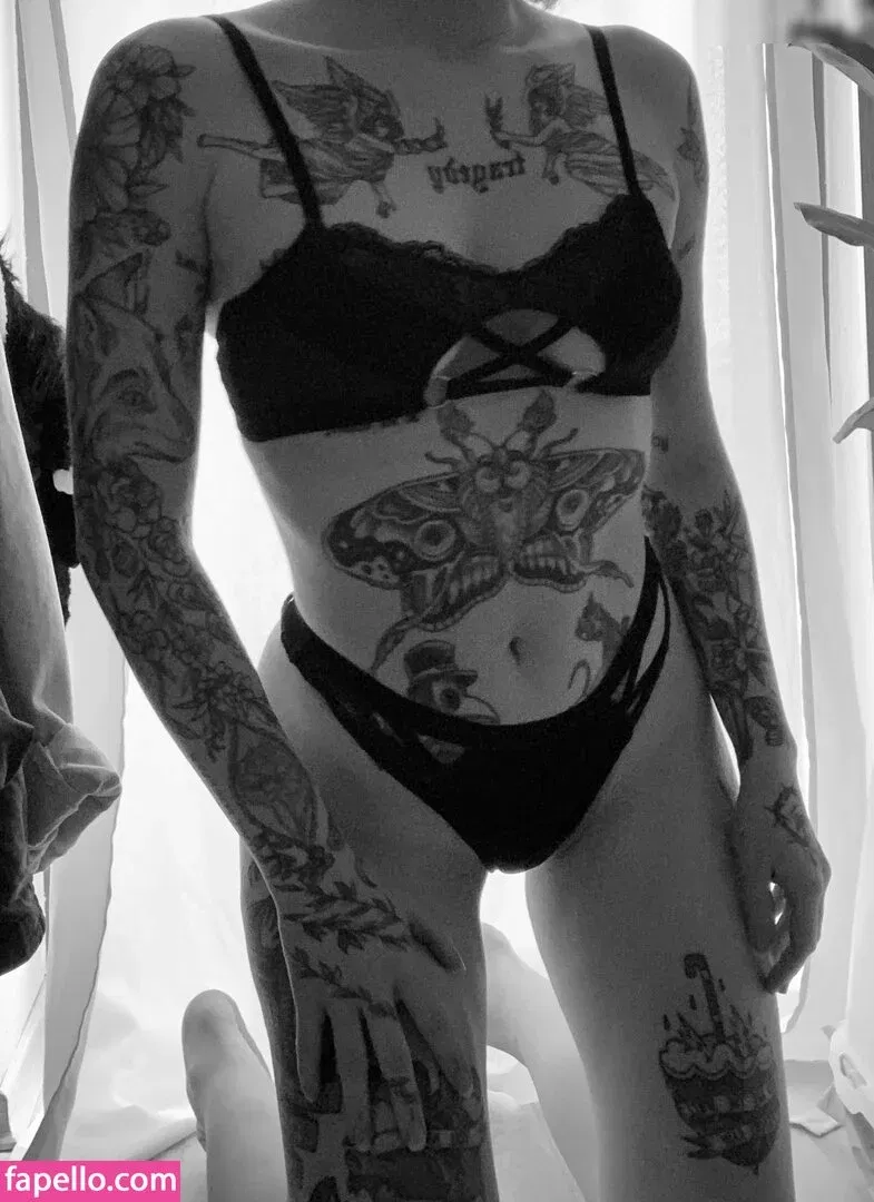 hernamewasloneliness Onlyfans Photo Gallery 