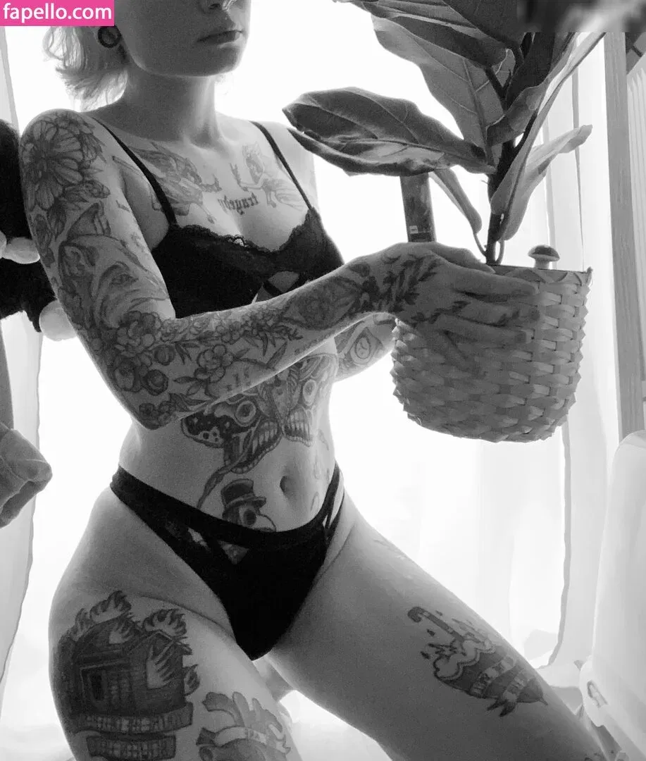 hernamewasloneliness Onlyfans Photo Gallery 