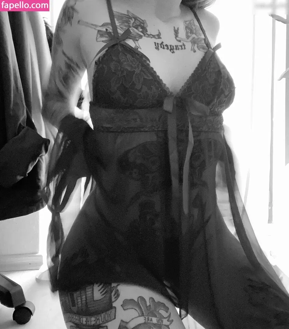 hernamewasloneliness Onlyfans Photo Gallery 