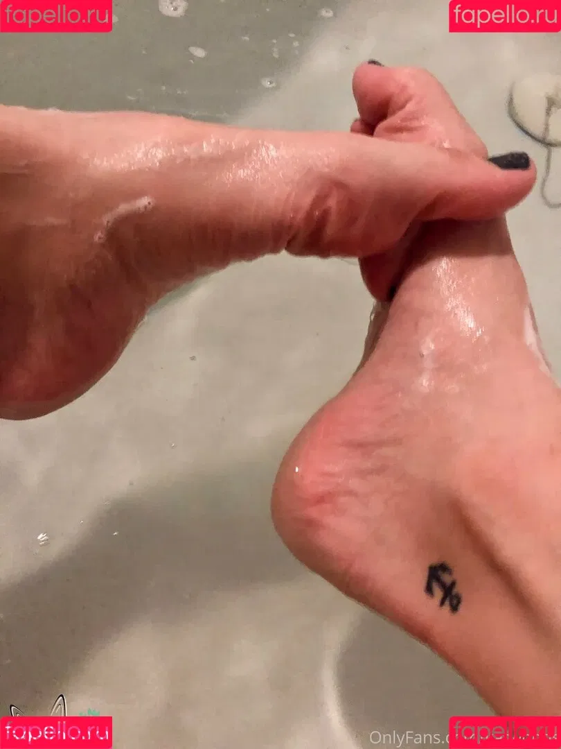 Natalie Portman Fake Onlyfans Photo Gallery 