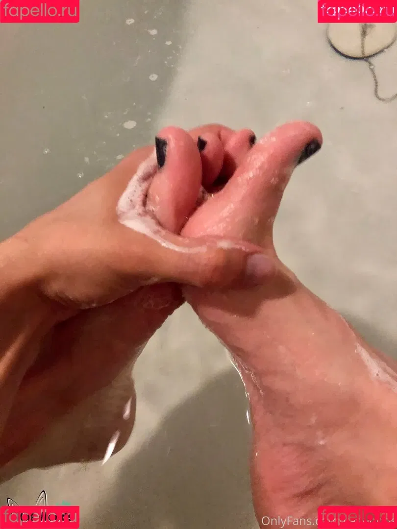 Natalie Portman Fake Onlyfans Photo Gallery 