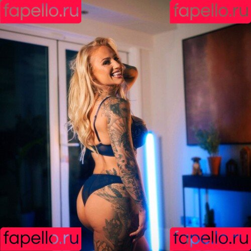 Ebanie Bridges Onlyfans Photo Gallery 