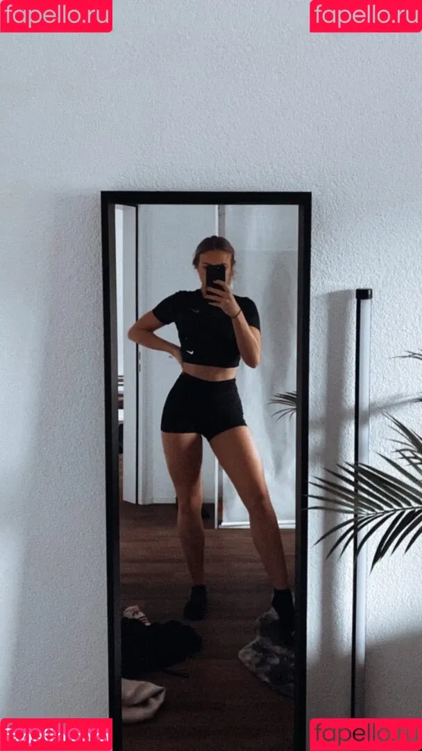 roxana.nxt Onlyfans Photo Gallery 