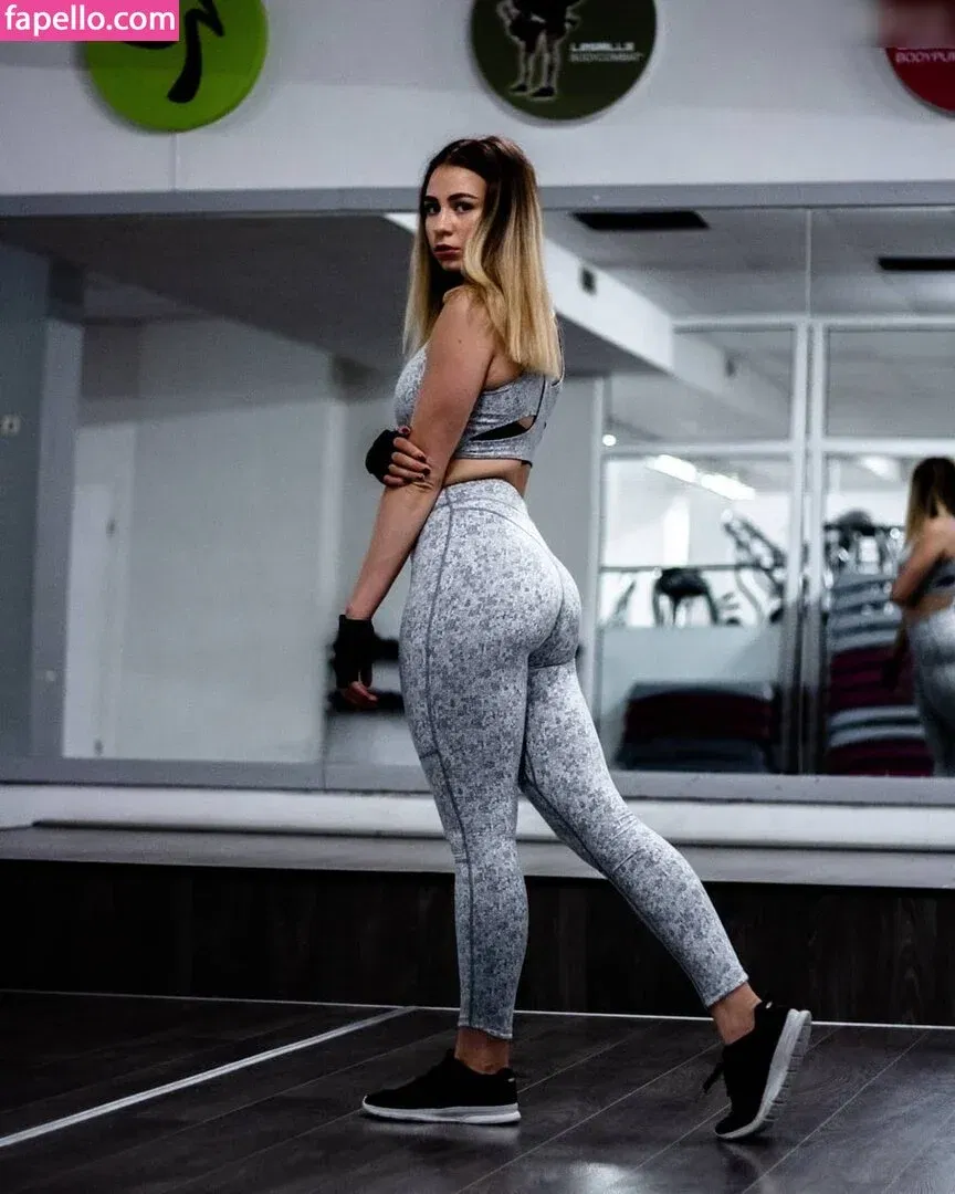 roxana.nxt Onlyfans Photo Gallery 