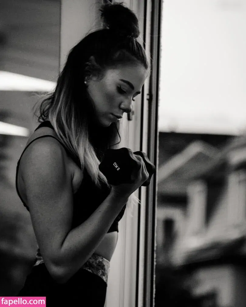 roxana.nxt Onlyfans Photo Gallery 