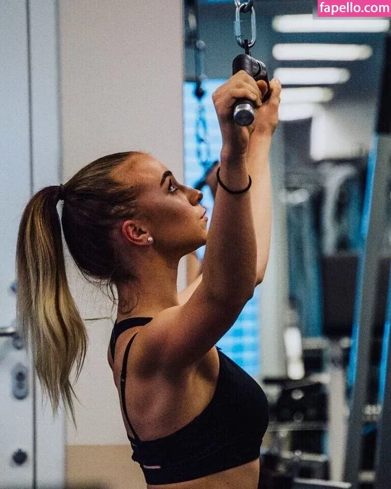 roxana.nxt Onlyfans Photo Gallery 