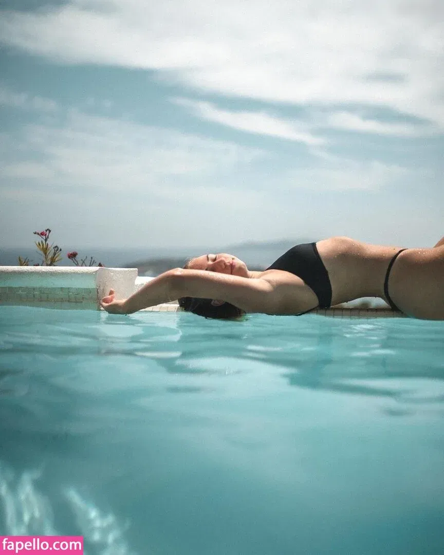 roxana.nxt Onlyfans Photo Gallery 