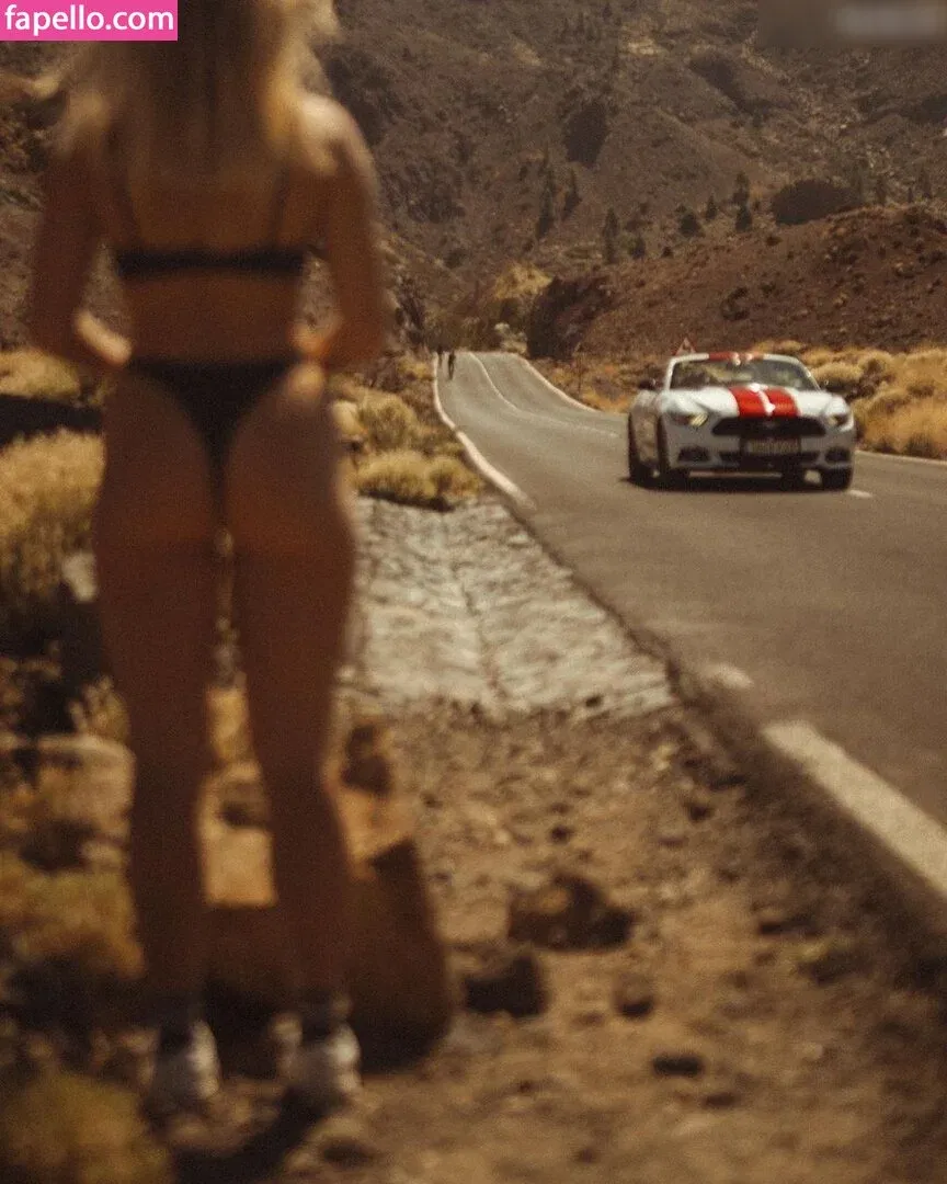 roxana.nxt Onlyfans Photo Gallery 