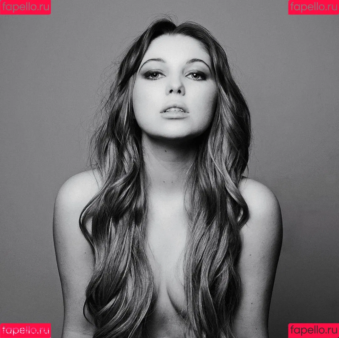Sammi Hanratty Onlyfans Photo Gallery 