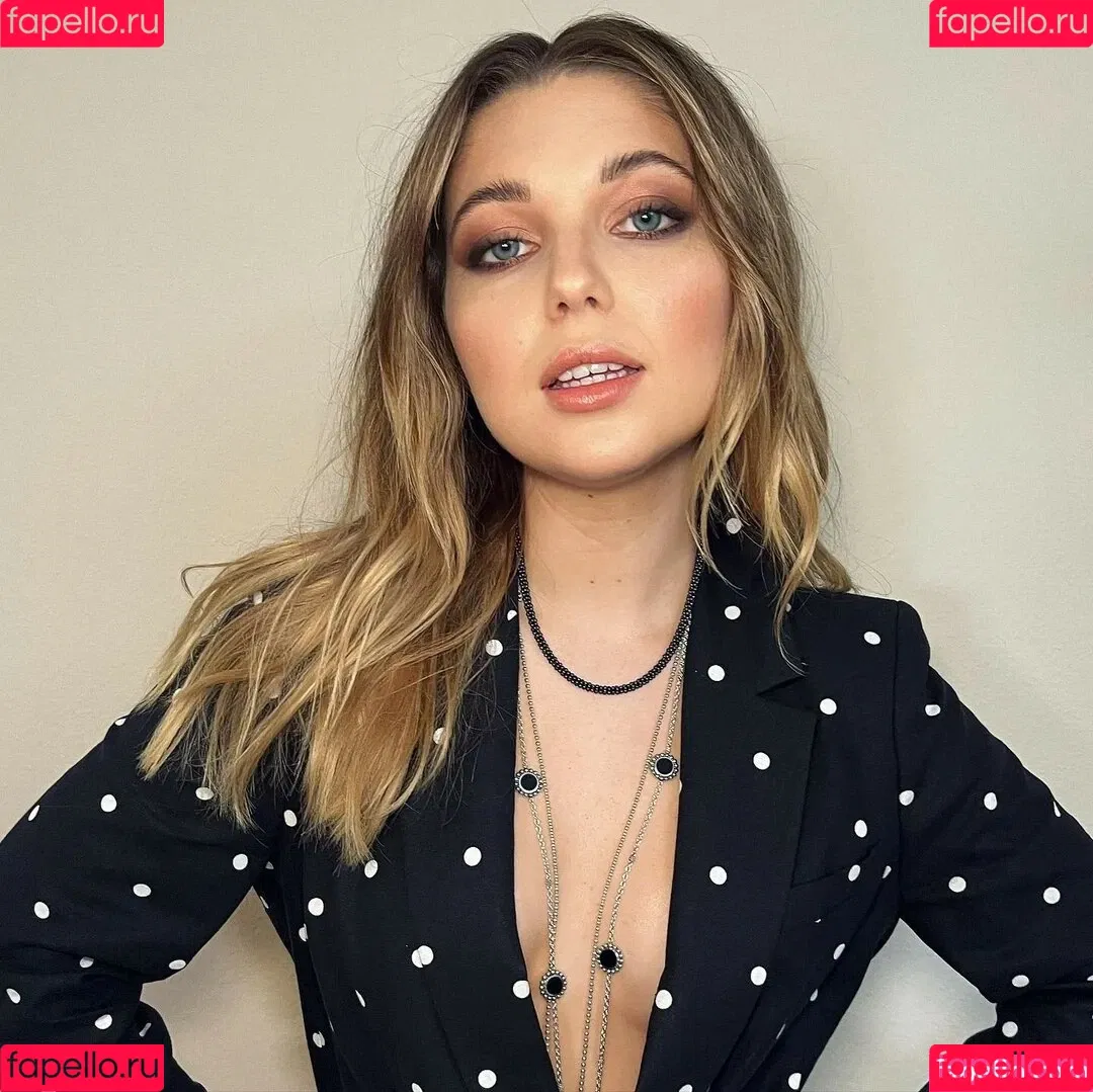 Sammi Hanratty Onlyfans Photo Gallery 
