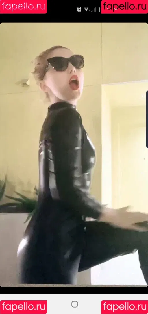Sammi Hanratty Onlyfans Photo Gallery 