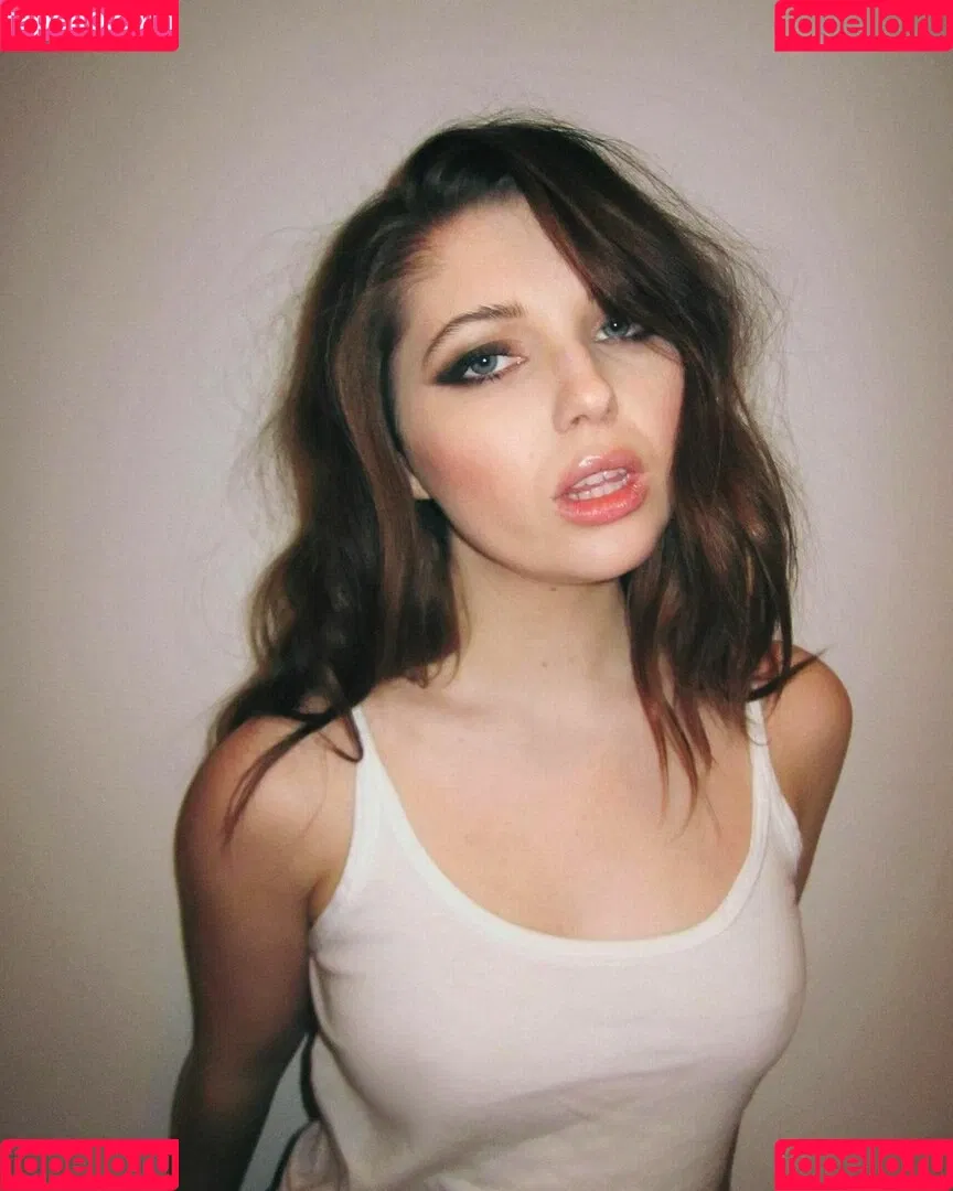 Sammi Hanratty Onlyfans Photo Gallery 