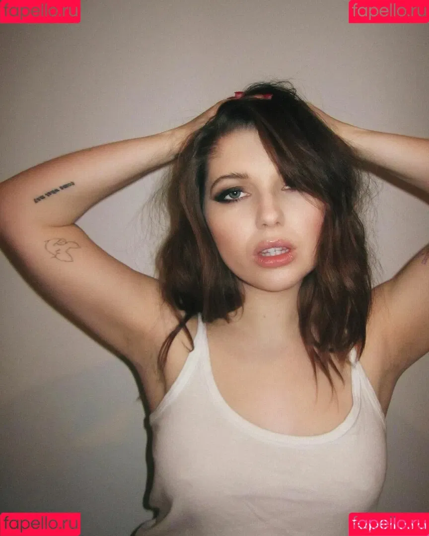 Sammi Hanratty Onlyfans Photo Gallery 