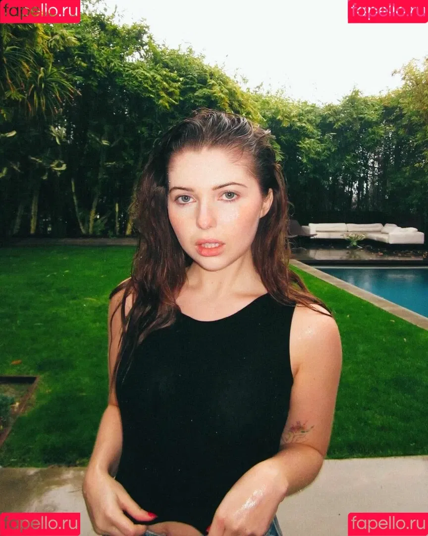 Sammi Hanratty Onlyfans Photo Gallery 