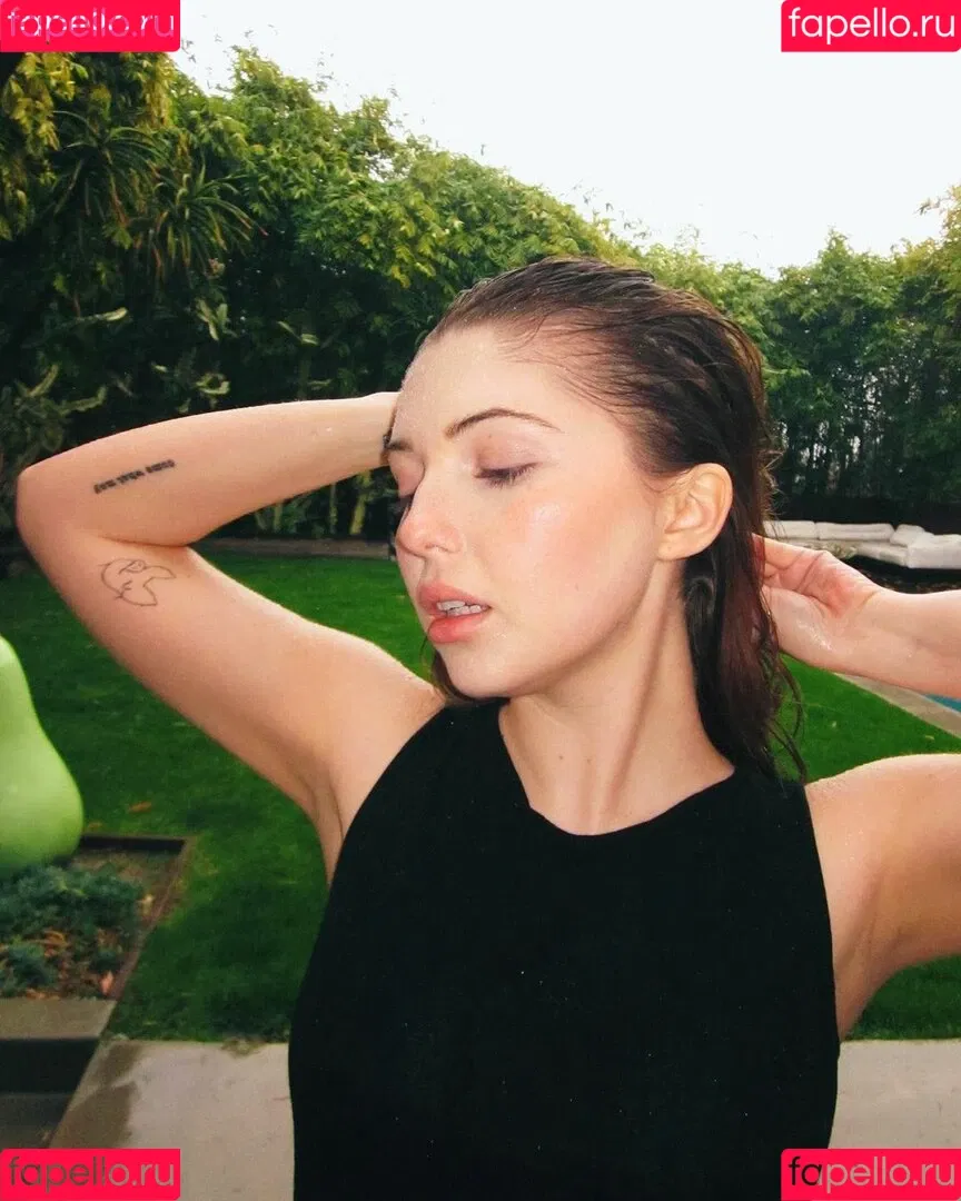 Sammi Hanratty Onlyfans Photo Gallery 